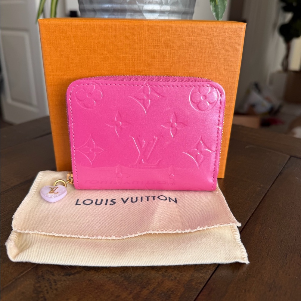 Like New Louis Vuitton Vernis Valentine Pink Compact Wallet